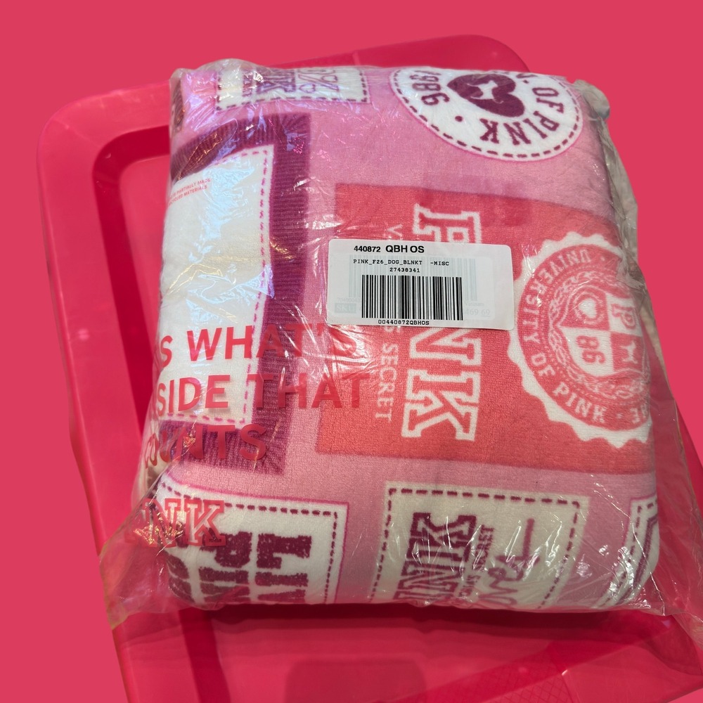 New Victorias Secret PINK Friday Cozy Plush Throw Blanket Collegiate College